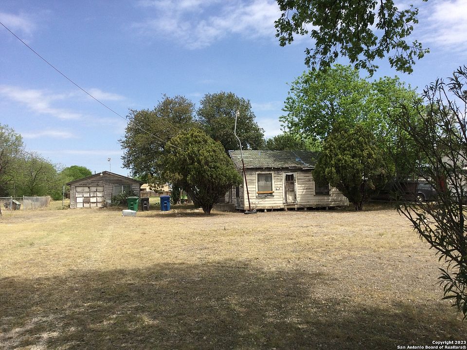 1st image of 1807 Thompson Pl