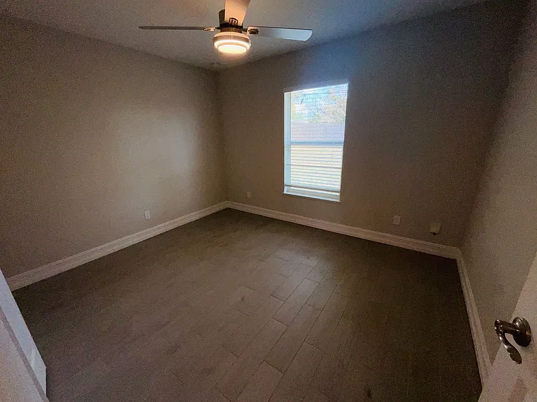 928 SW John Maccormack Ter — Photo 18