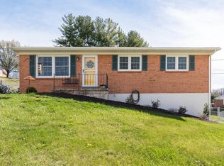 201 Tuxedo Rd, Staunton, VA 24401