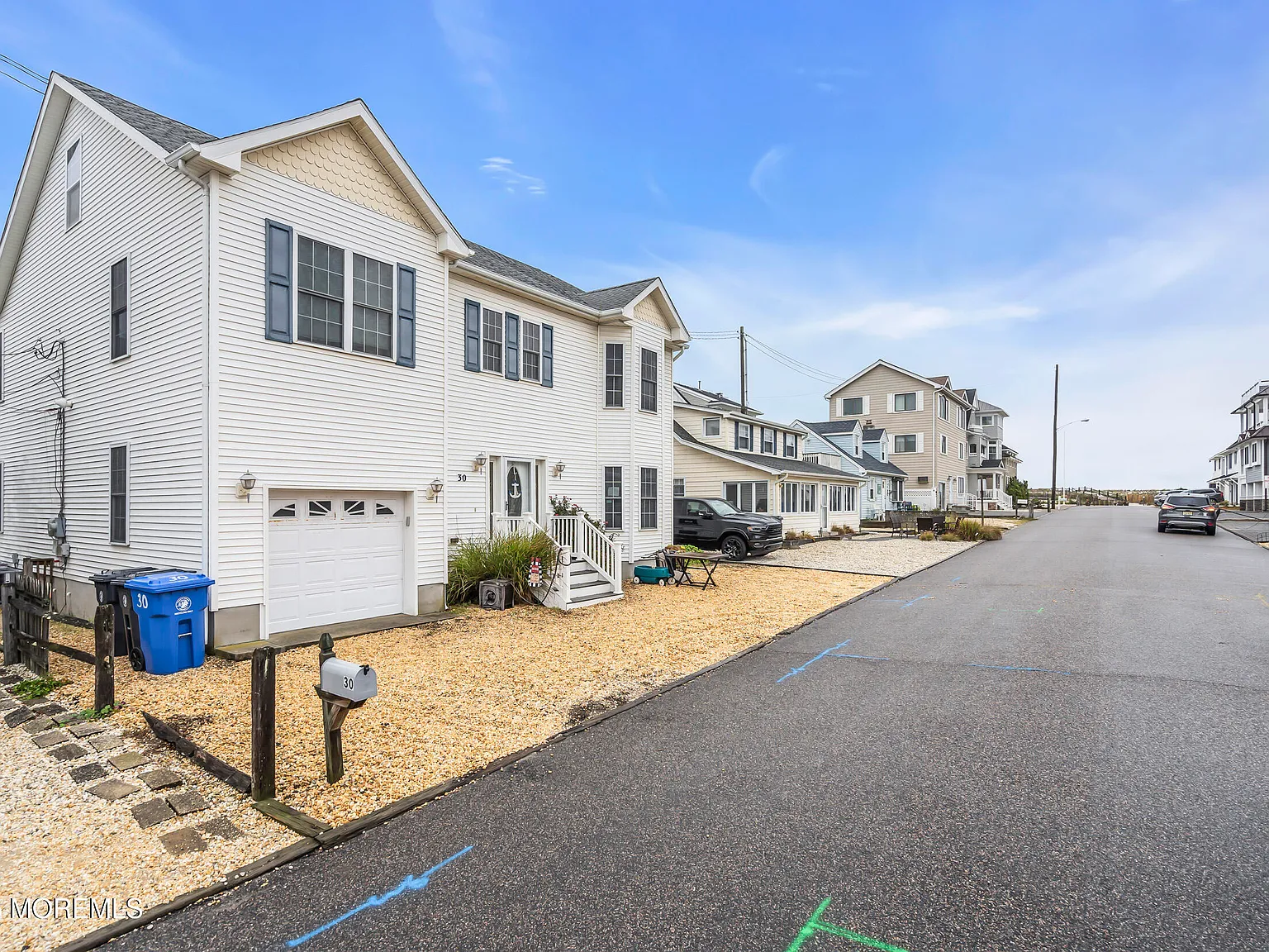 4 bed, 2476 sqft, $4,000 — Photo 3
