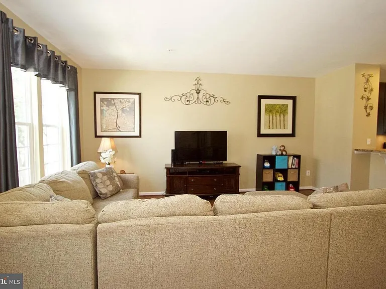 1050 Wisdom Ct — Photo 23