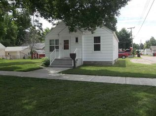 505 W 8th St, Yankton, SD 57078