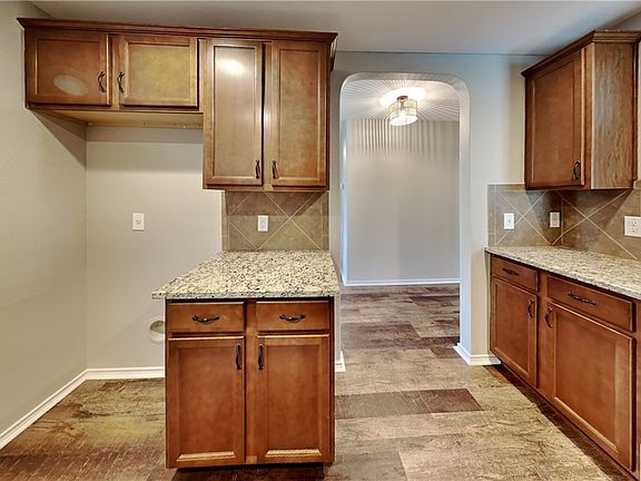 4th image of 11418 Dodson Trl