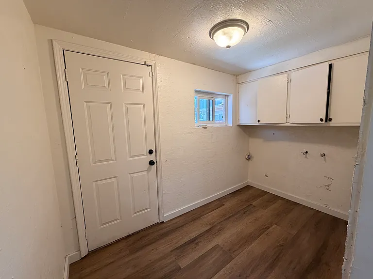 1022 Taft Ave — Photo 4