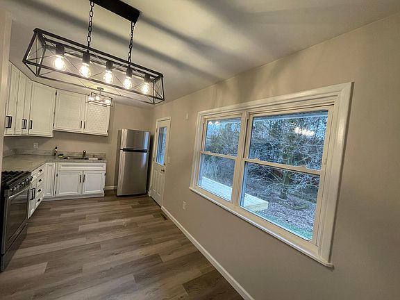 2nd image of 4 Dawn Dr