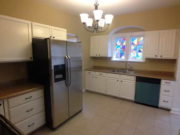 4th image of 1508 Akin Dr
