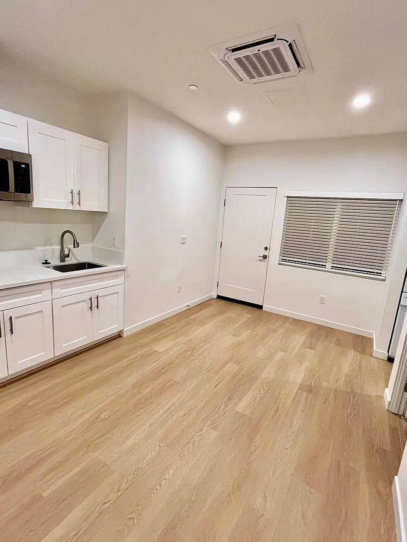 2217 Bonita Court — Photo 2