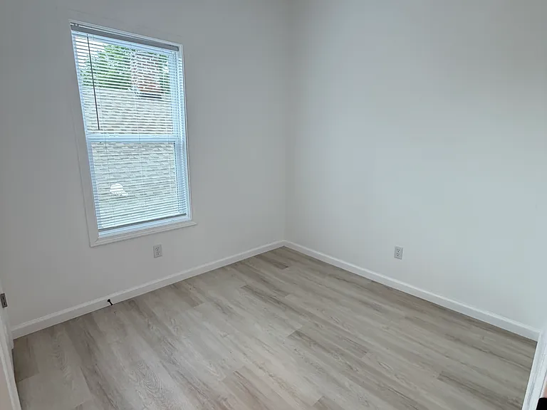 601 E Gum St #B — Photo 7