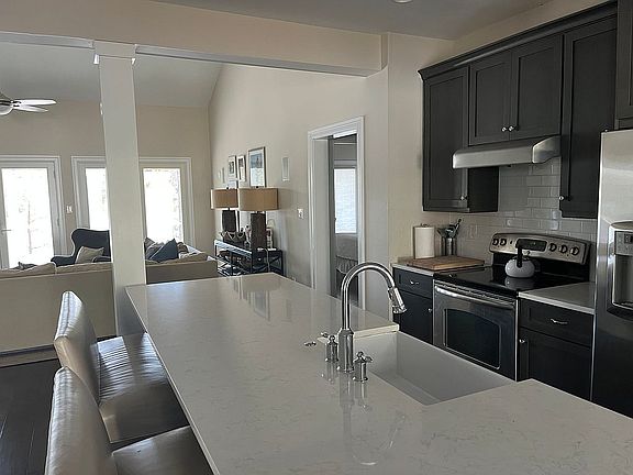 2nd image of 826 Harmony Hills Cir