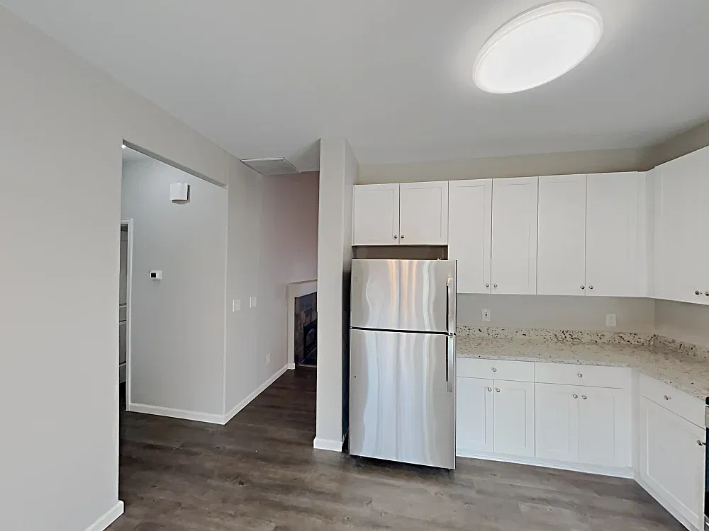 3 bed, 1.5 bath, 1040 sqft, $2,000 — Photo 4