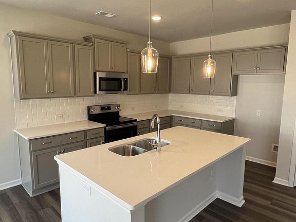3rd image of 3065 Brackenbury Street SW