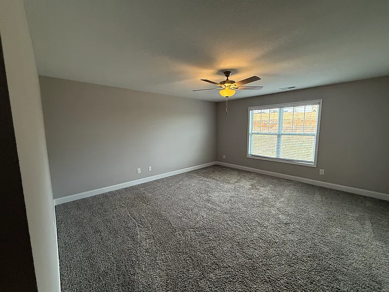 336 Broadberry Ave — Photo 12