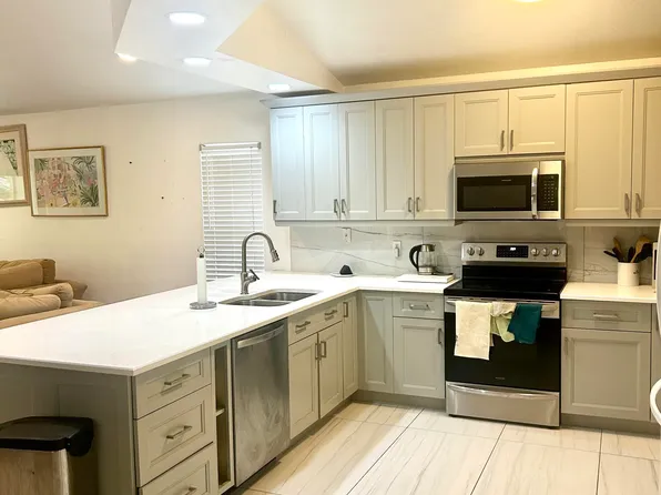 321 Broward Avenue, Greenacres, FL 33463