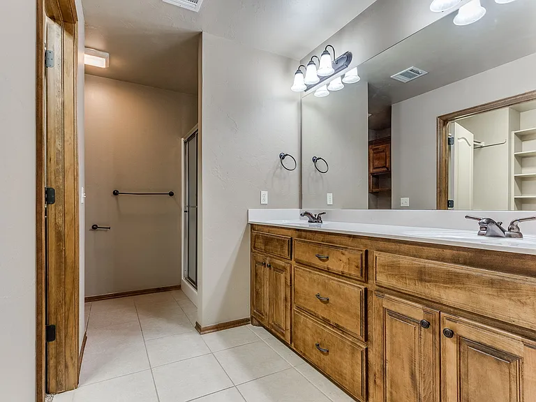 2413 Kyle Robert Ln — Photo 33