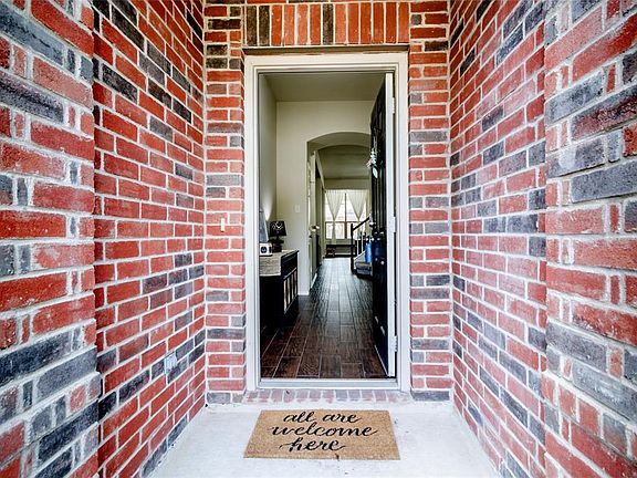 3rd image of 5113 Birchwood Dr