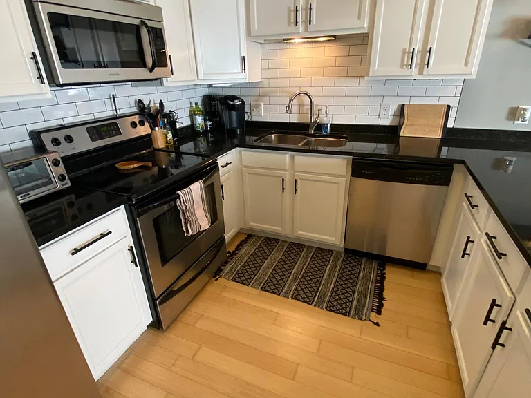 721 E North St #2C — Photo 6