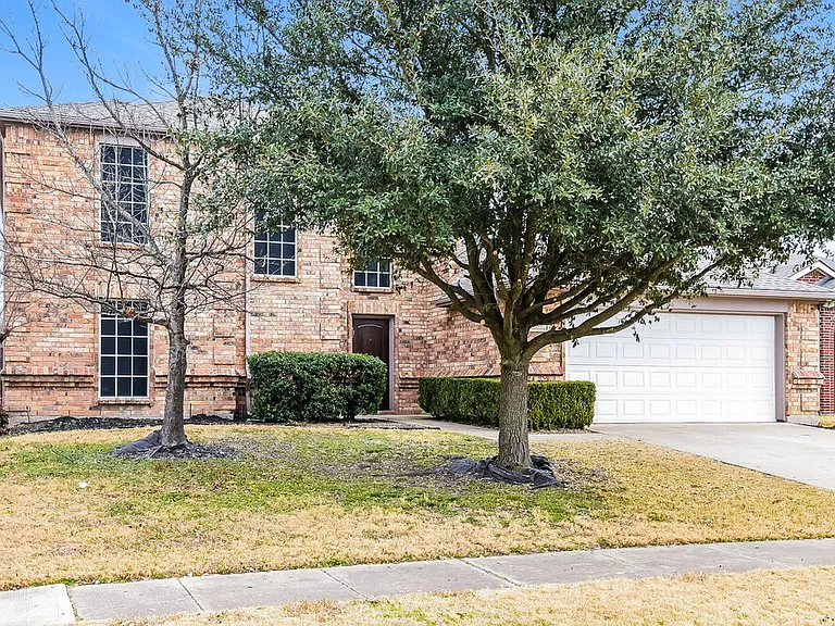 908 Matthew Ln — Photo 4