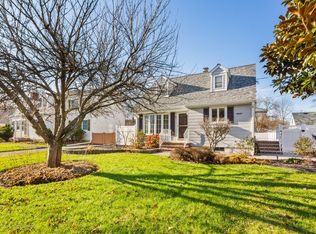 88 Lakeview Dr, Allentown, NJ 08501