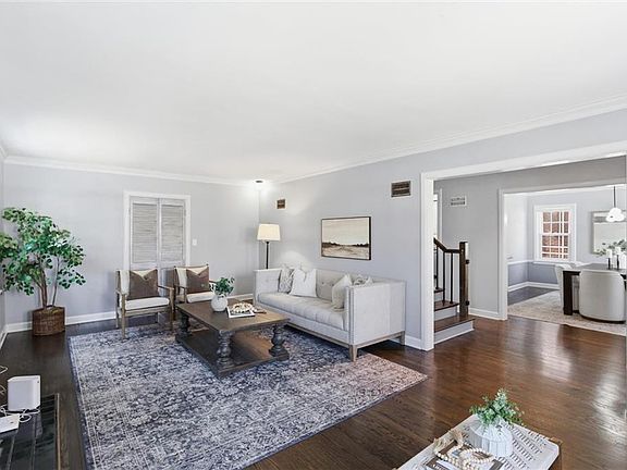 5th image of 627 E 74th St