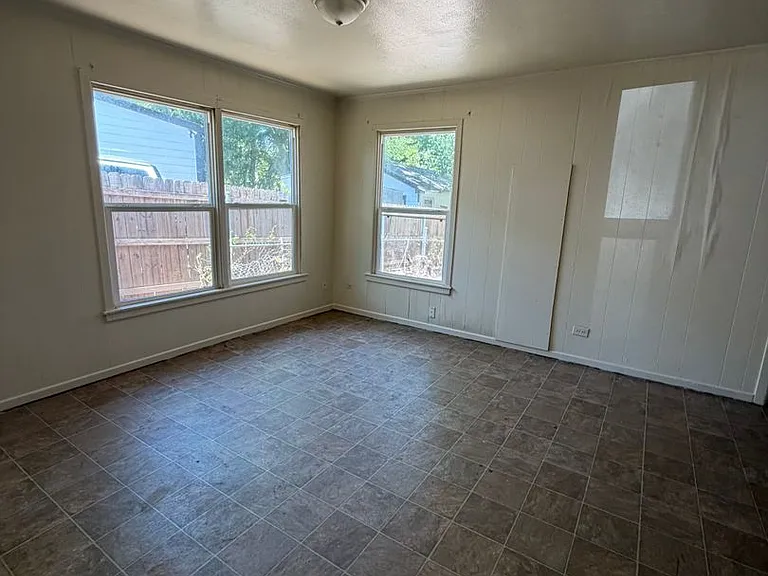 3709 Beverly Dr — Photo 6