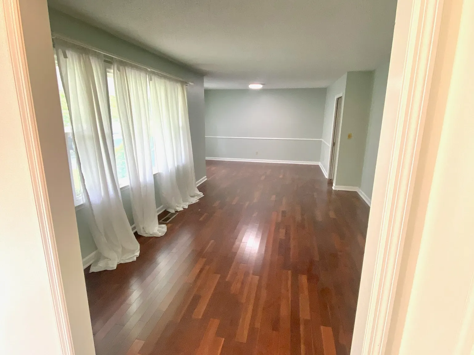 3 bed, 1874 sqft, $2,200 — Photo 3