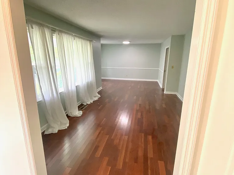 1723 Verona Dr — Photo 3
