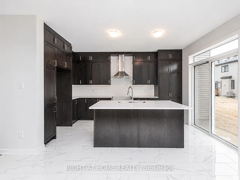 182 Lynn Coulter St — Photo 7