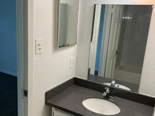 8807 Bissonnet St APT 13, Houston, TX 77074