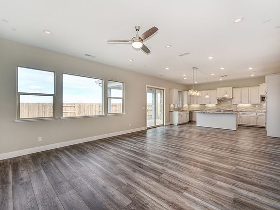 5th image of 3049 Shasta Daisy Cir