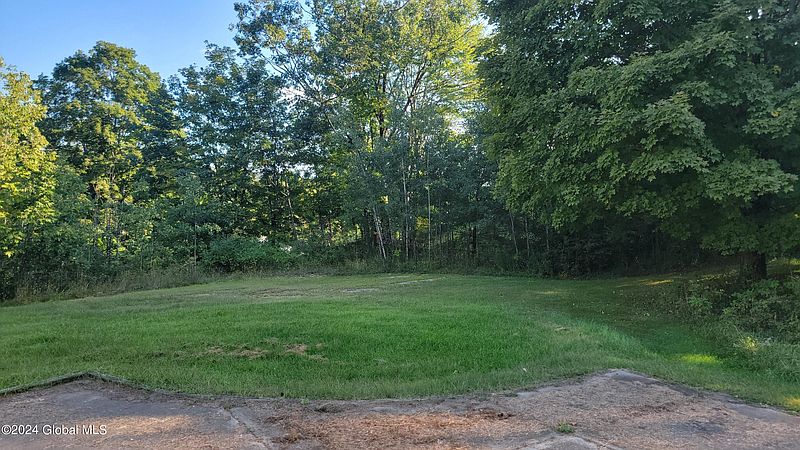 3rd image of 176 Baker Road