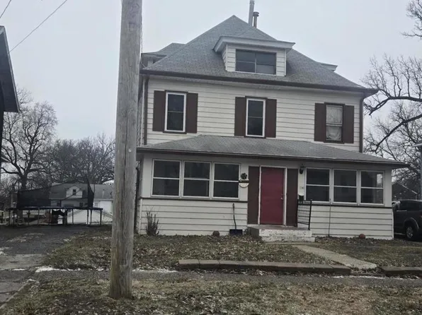 1141 24th St, Moline, IL 61265