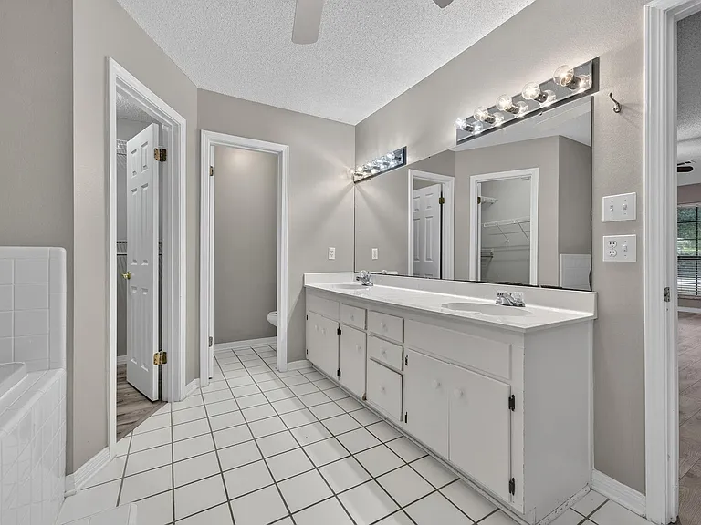 3 Neptune Dr — Photo 28