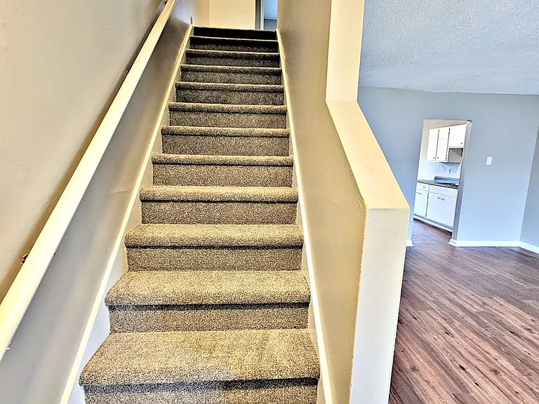 Avalon Cove Townhomes — Photo 55