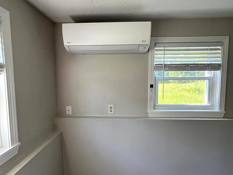 51 Glenwood Dr #1 — Photo 15
