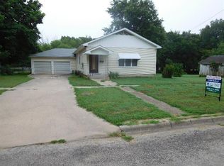 604 S Main St, Yates Center, KS 66783
