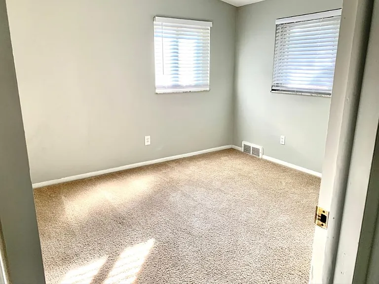 880 N Adams Rd #6 — Photo 7