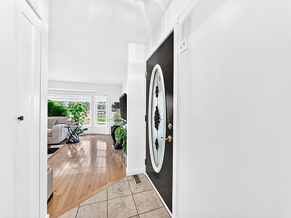5th image of 11945 138th Ave NW
