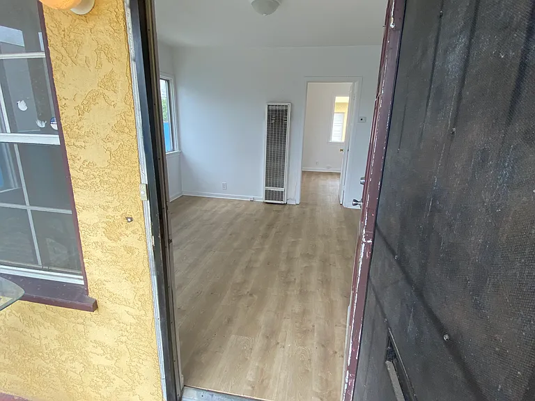1710 W 82nd St — Photo 1