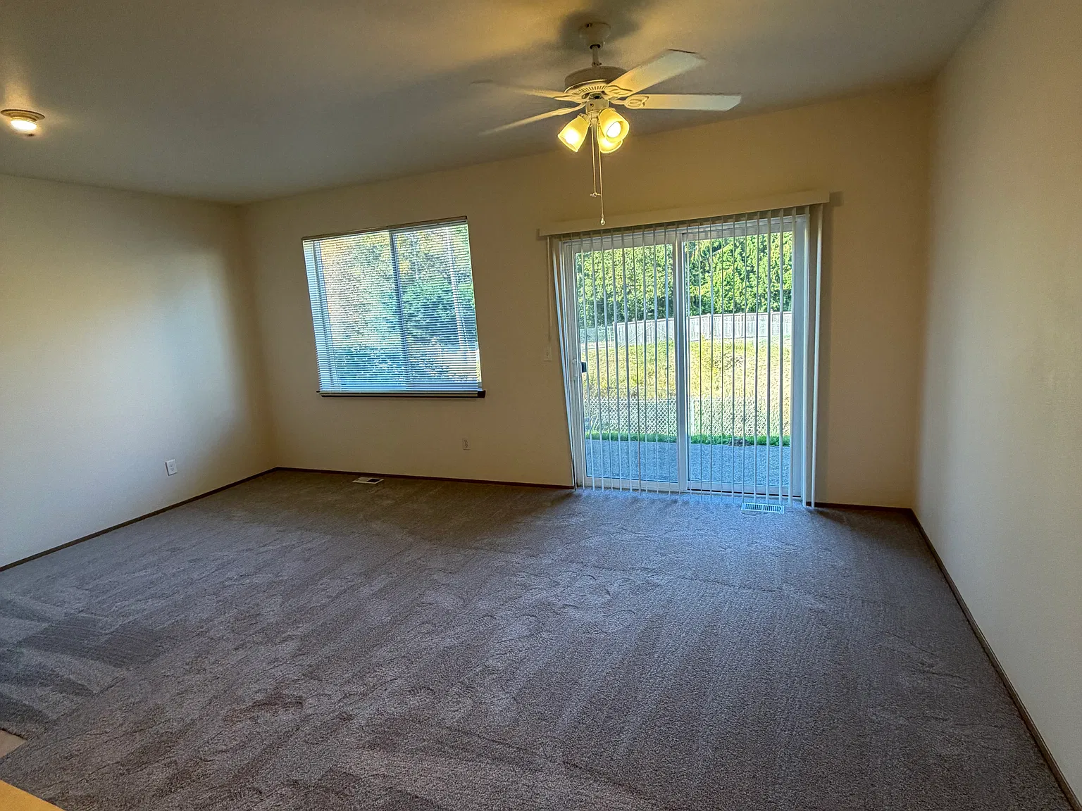 3 bed, 2.5 bath, 1500 sqft, $2,585 — Photo 2