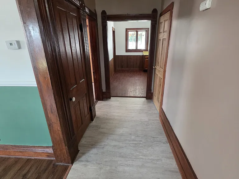 122 W Broadway St #1 — Photo 2