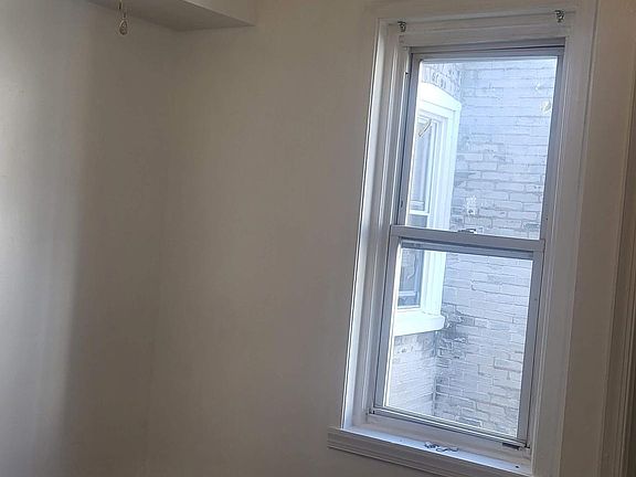 4th image of 5402 Lansdowne Ave Floor 1