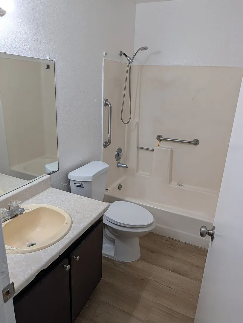 845 E Mahoney Ave — Photo 4