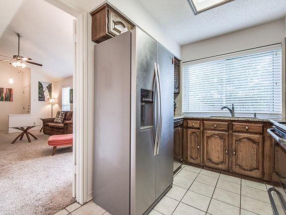 4th image of 2107 Avignon Dr