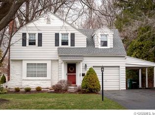 10 Knoll Top Dr, Rochester, NY 14610