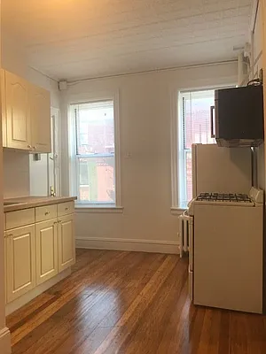 Rented by Veracity NYC LLC | media 28