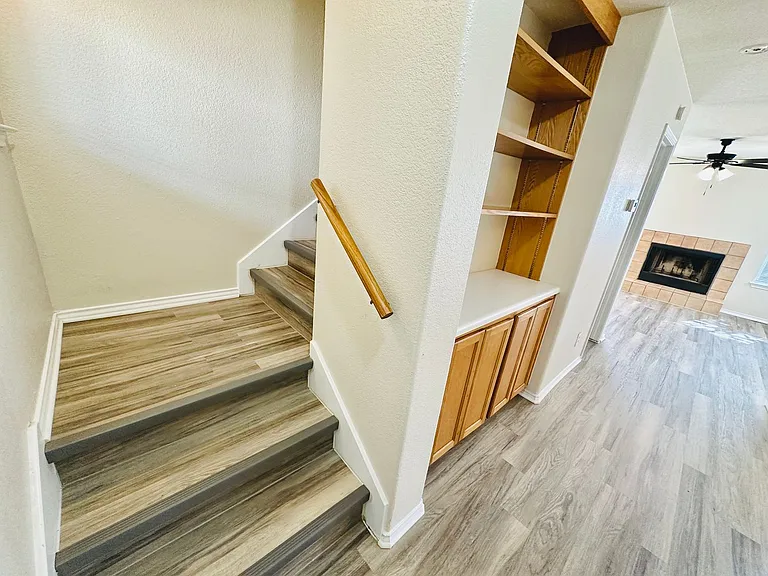 8814 Schick Rd — Photo 2