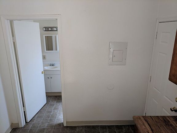 4th image of 2171 Park Ave APT 3