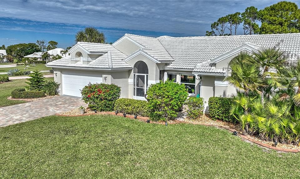 1st image of 5010 Sable Key Cir