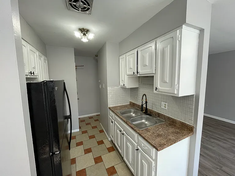 5920 N Kenmore Ave #311 — Photo 6