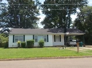 1592 Fairground Rd, Grenada, MS 38901